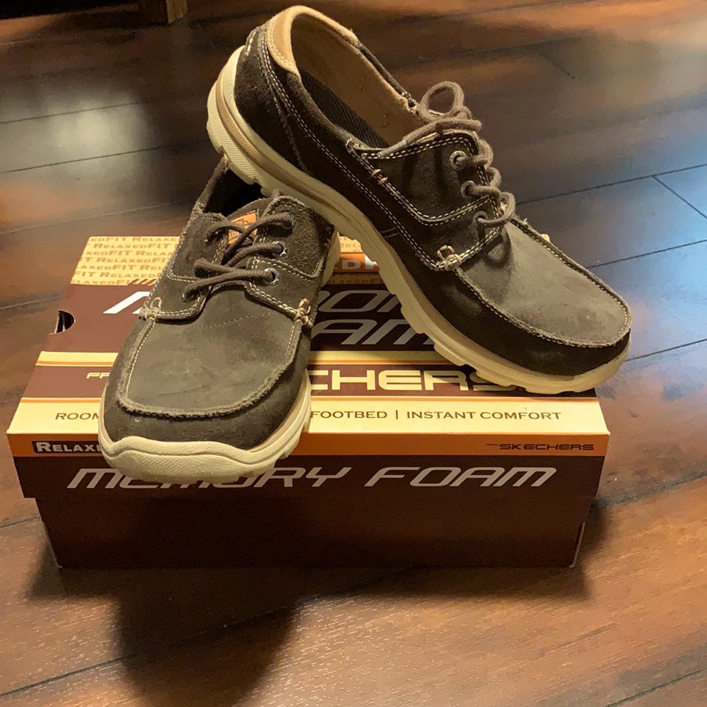 NIB Skechers Relaxed fit Memory foam shoes